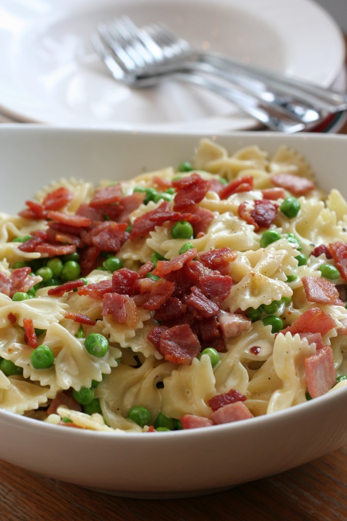 Pasta with Bacon, Peas and Cream